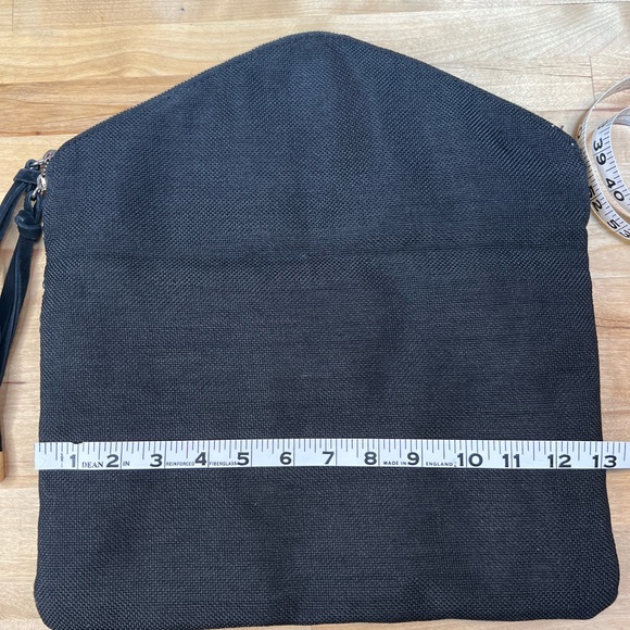 EXPRESS Envelope Faux Snakeskin Clutch - Picture 11 of 15